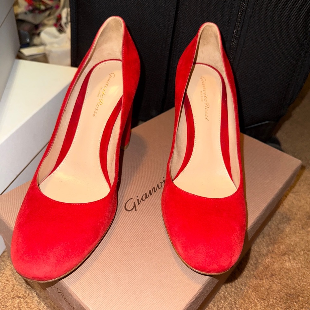 Tomato red suede classic pumps - Picture 6 of 8